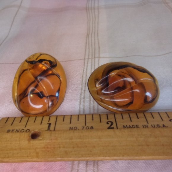 Faux Amber Plastic Oval Pierced Earrings - Picture 5 of 6
